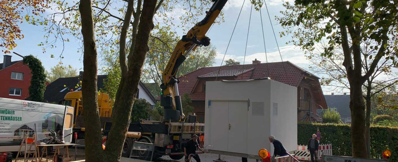Stadtwerke Ahlen und Helinet errichten Hauptverteiler für Glasfaserkabel