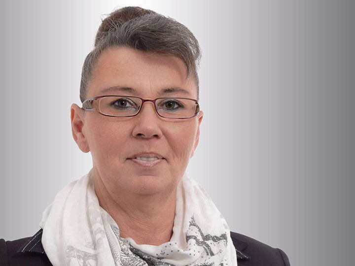 Portrait von Christine Parakenings.